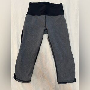 Lululemon crop 17” inseam. Mesh leg detail, key pocket, and adjustable waist.